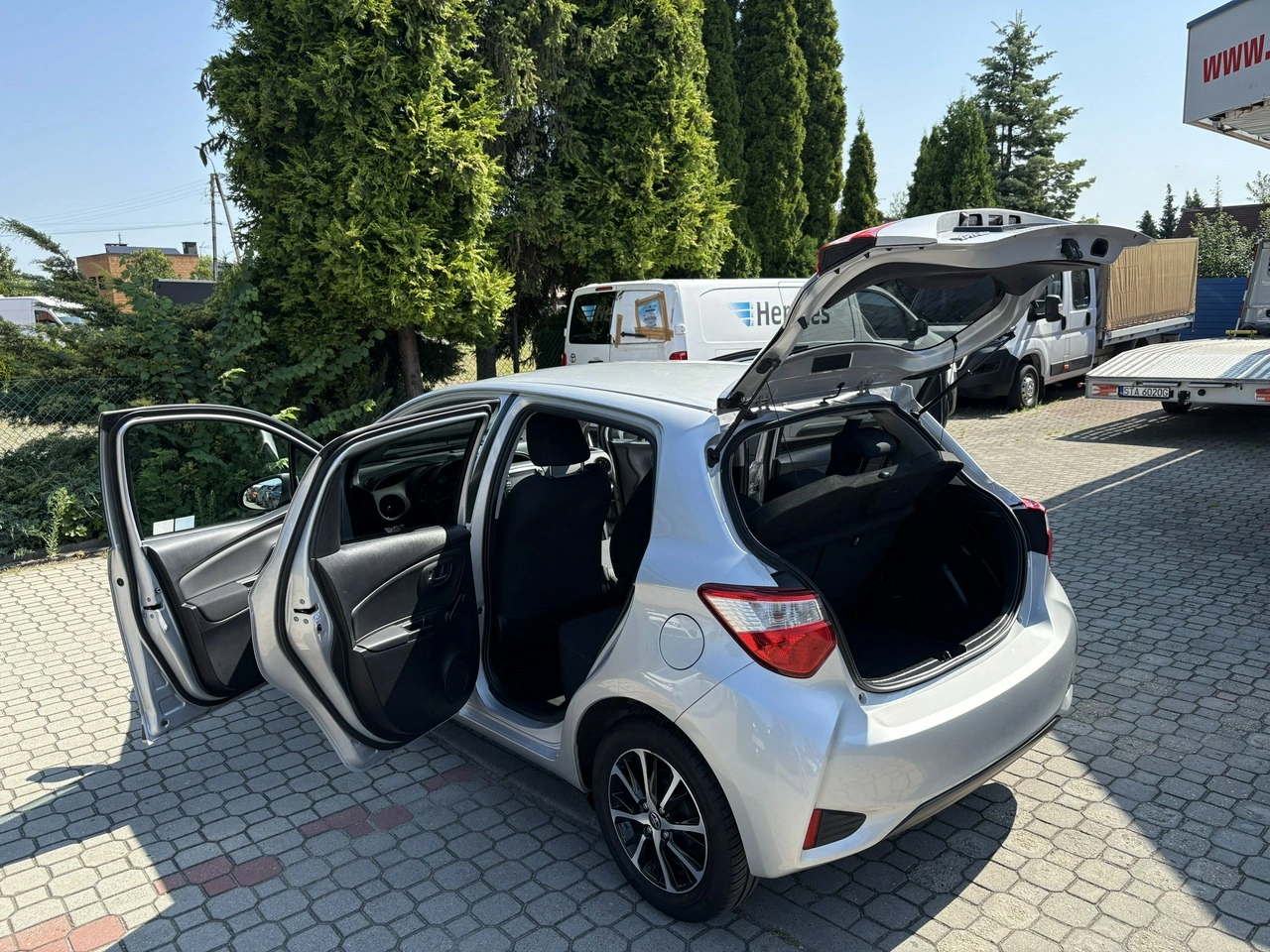 Toyota Yaris - Zdjęcie 33