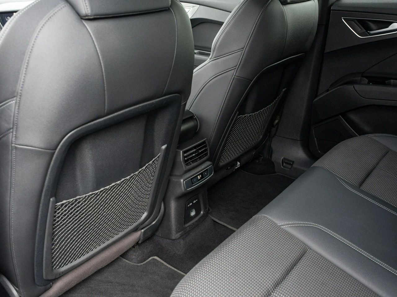 Audi Q4 e-tron - Zdjęcie 27