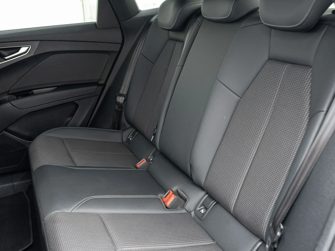 Audi Q4 e-tron - Zdjęcie 28