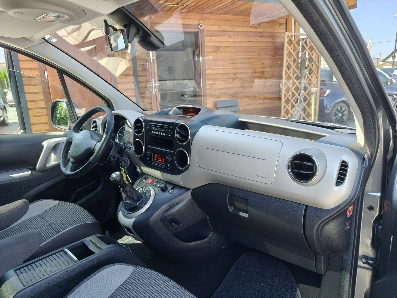 Peugeot Partner - Zdjęcie 18