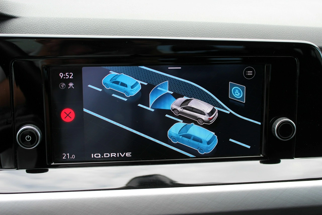Volkswagen Golf Variant - Zdjęcie 18