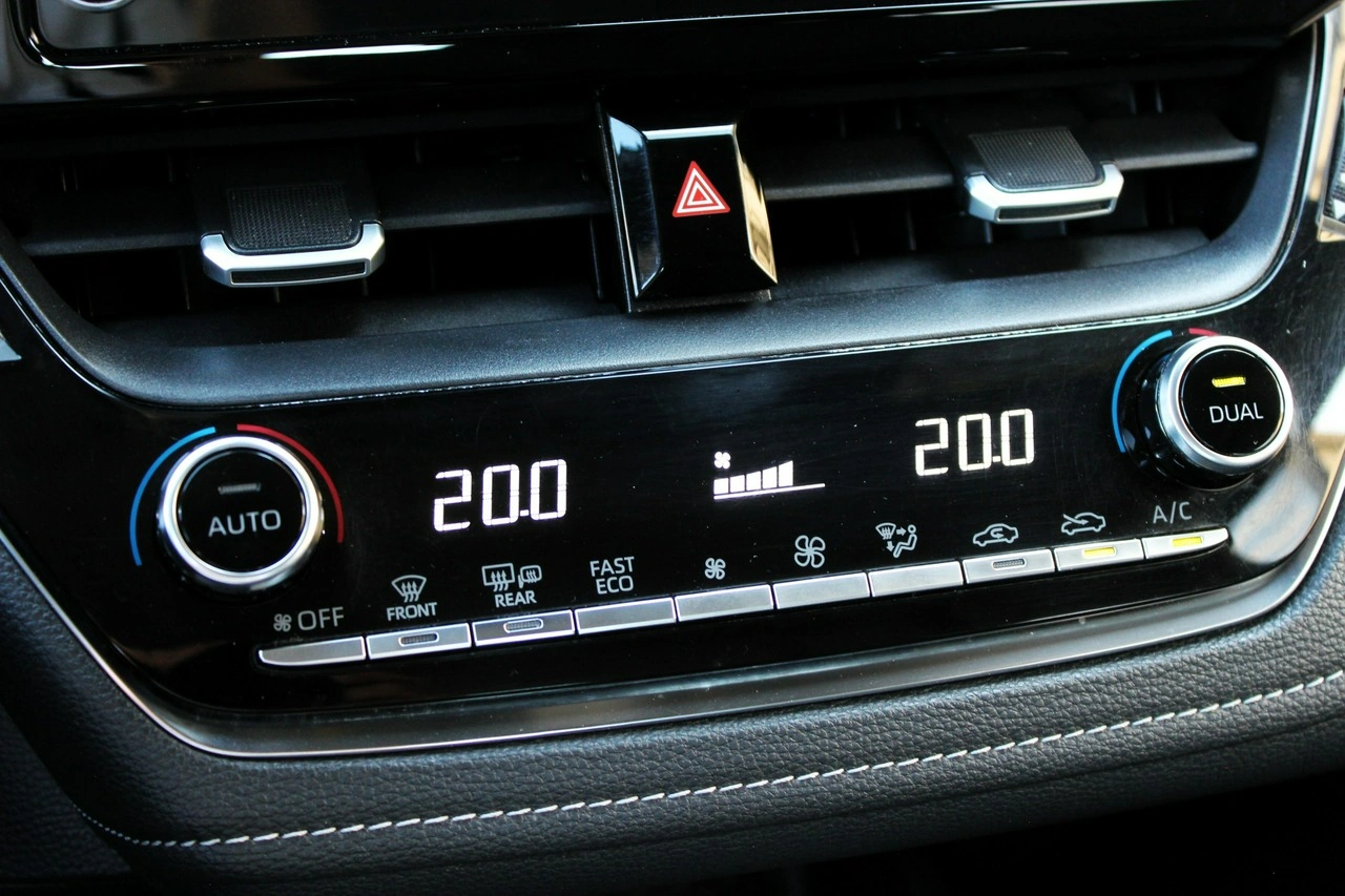 Toyota Corolla - Zdjęcie 18