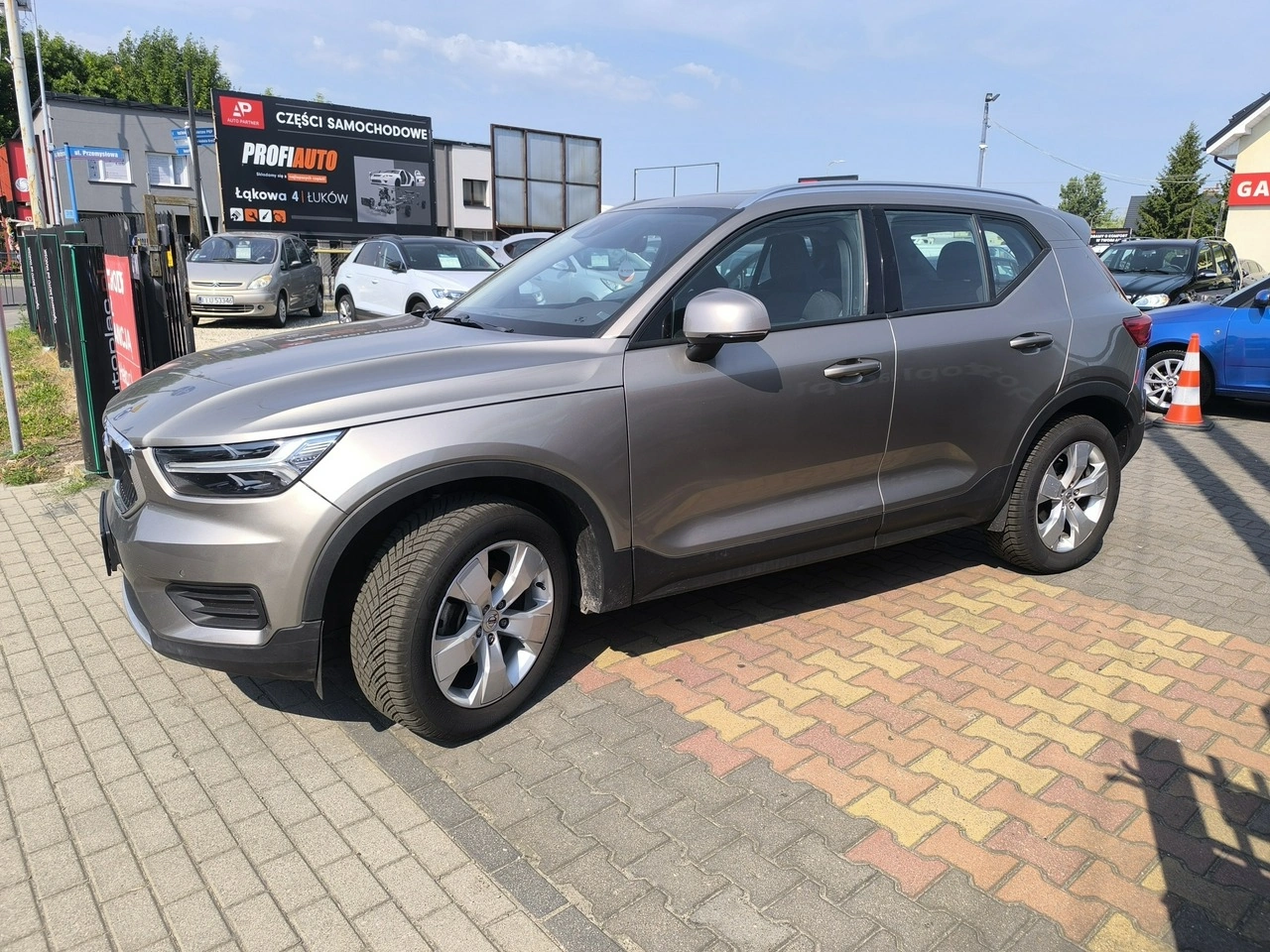 Volvo XC 40 - Zdjęcie 9