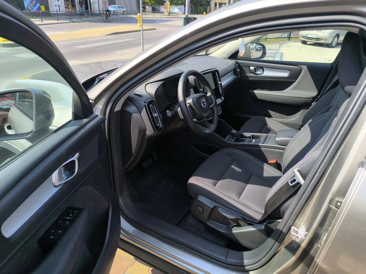 Volvo XC 40 - Zdjęcie 13