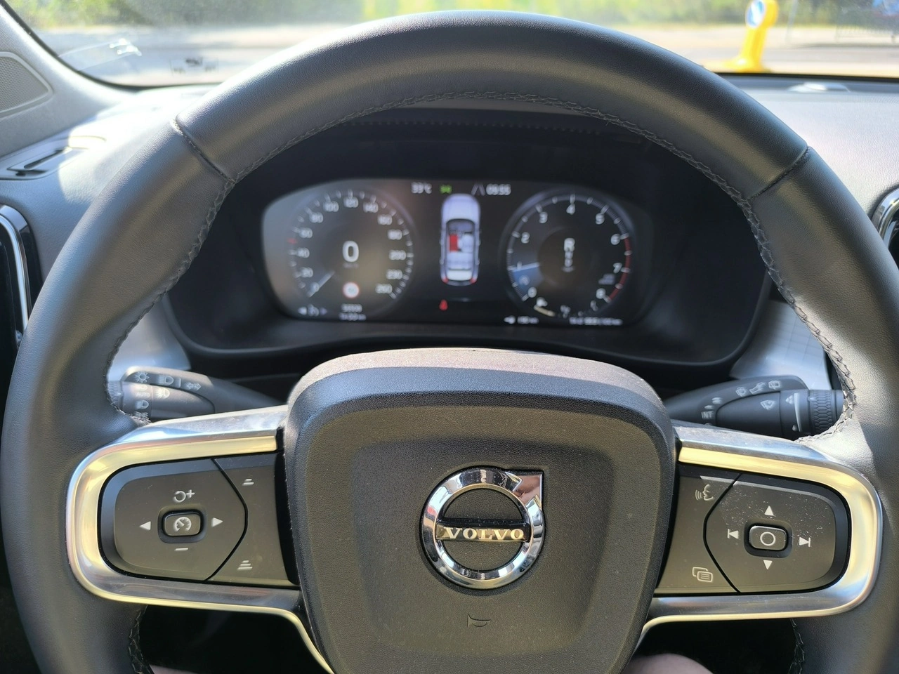 Volvo XC 40 - Zdjęcie 18