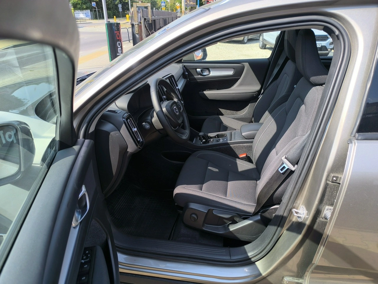 Volvo XC 40 - Zdjęcie 19