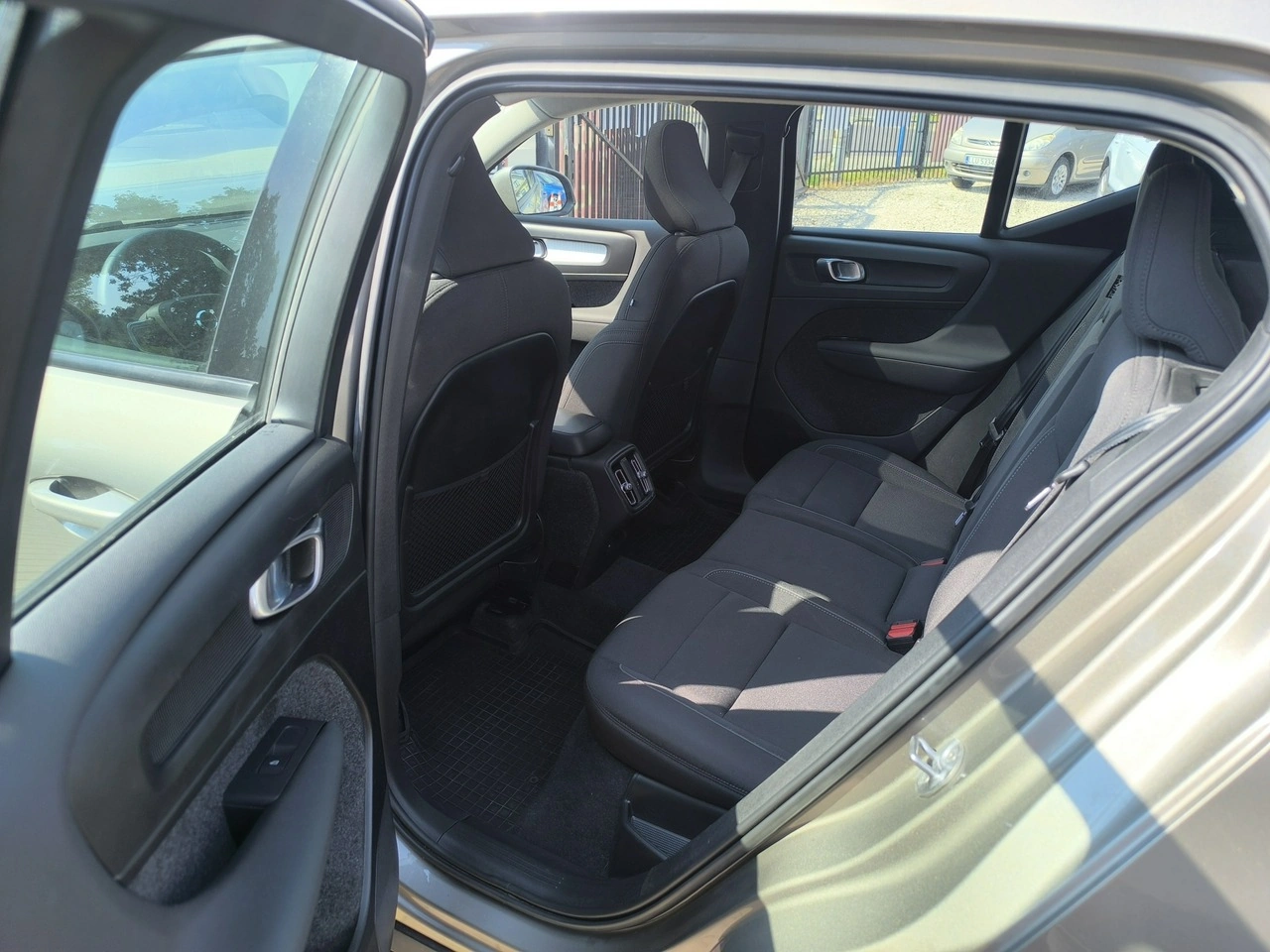 Volvo XC 40 - Zdjęcie 20