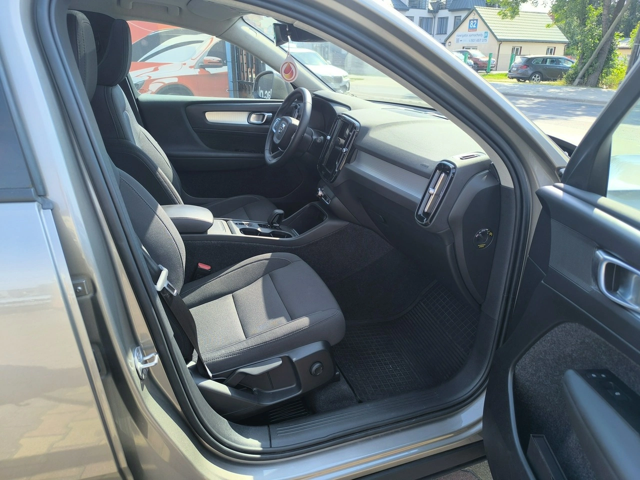 Volvo XC 40 - Zdjęcie 22