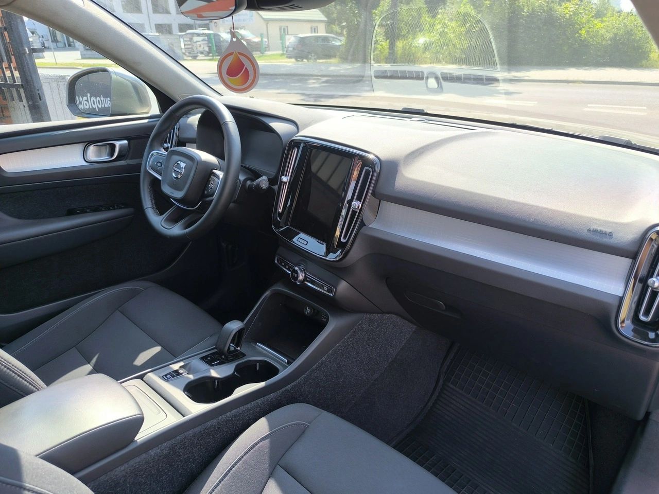 Volvo XC 40 - Zdjęcie 23
