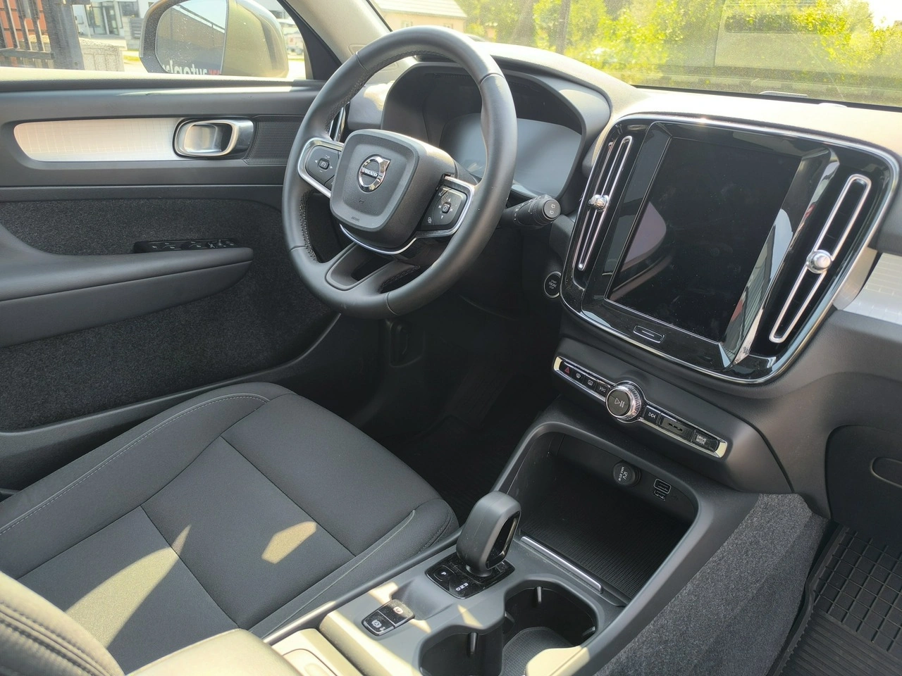 Volvo XC 40 - Zdjęcie 24