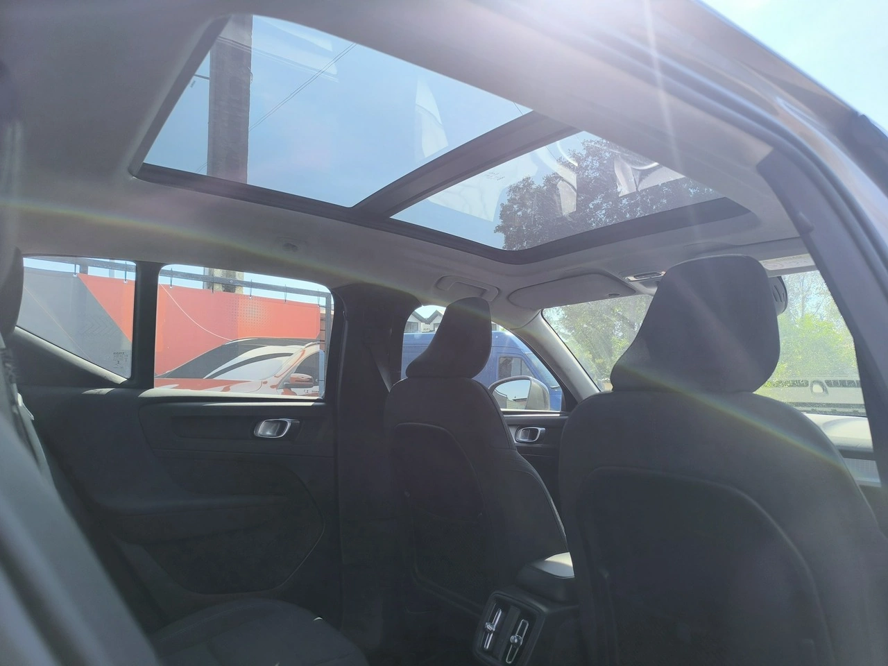 Volvo XC 40 - Zdjęcie 28