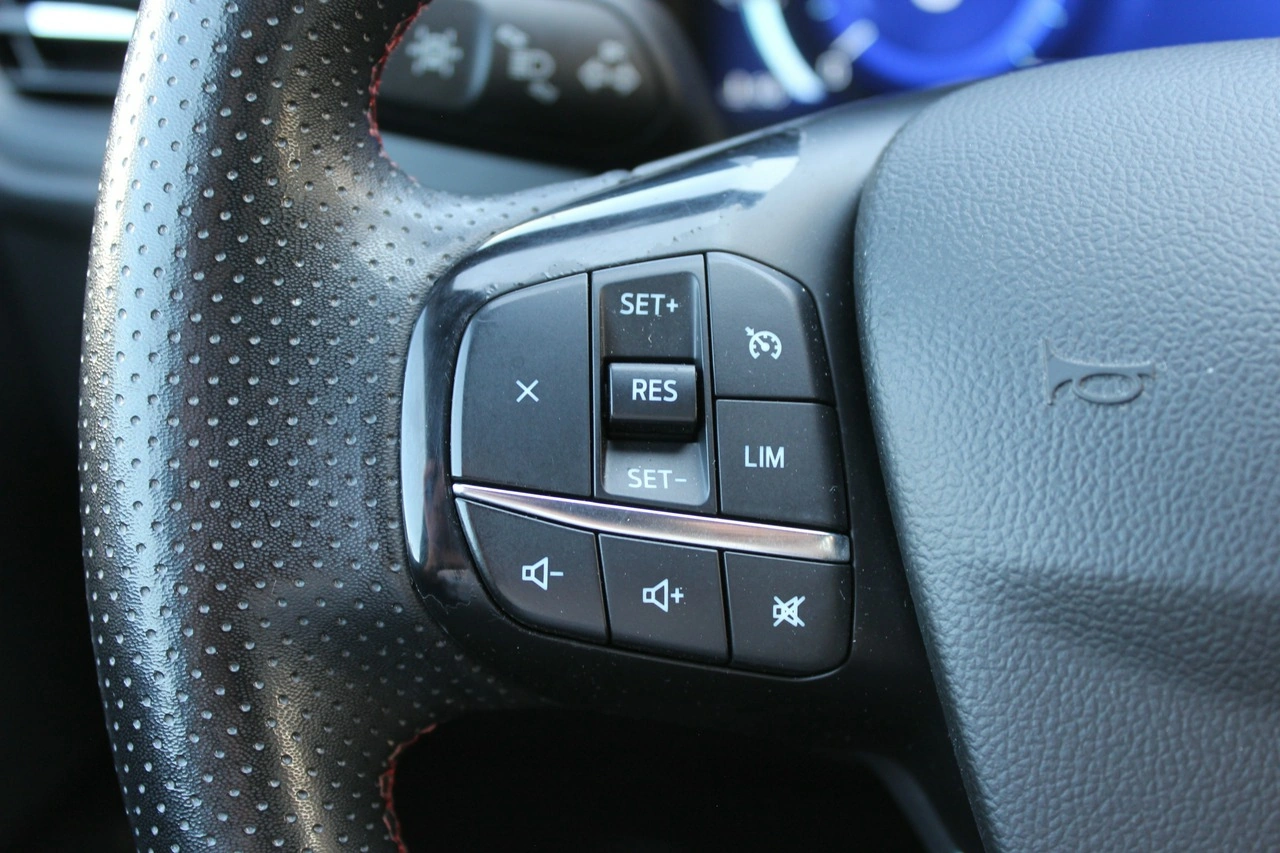 Ford Kuga - Zdjęcie 23