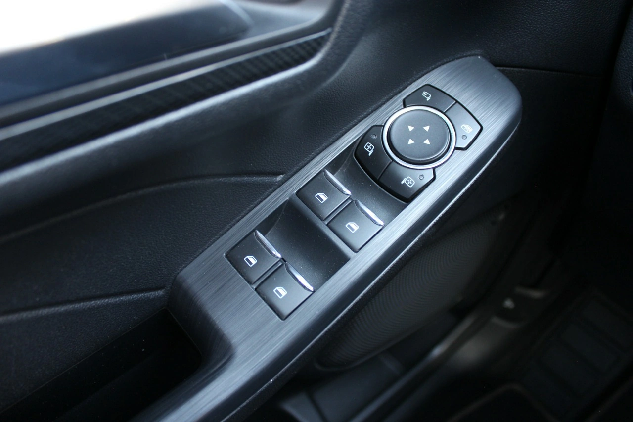Ford Kuga - Zdjęcie 31