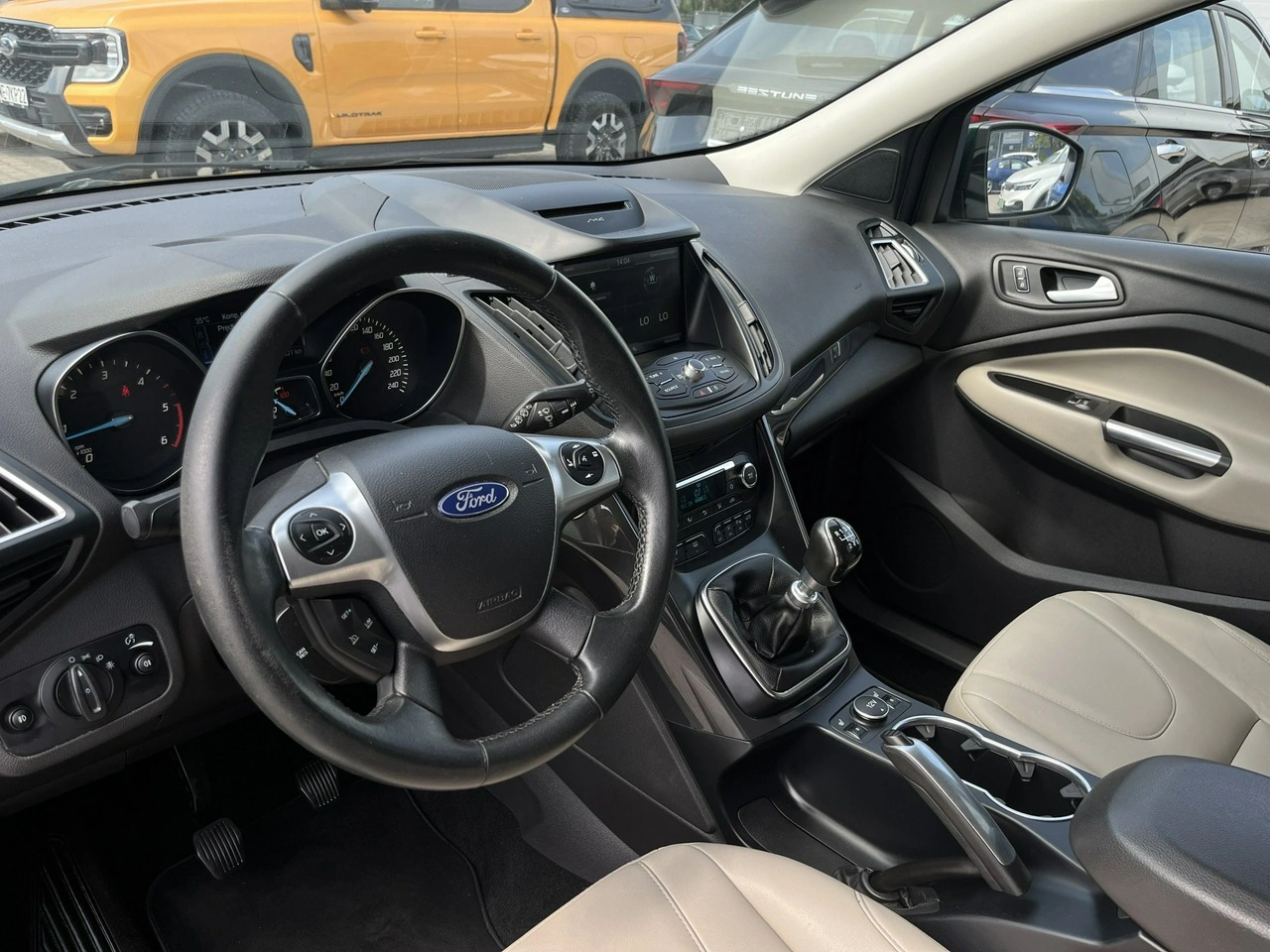 Ford Kuga - Zdjęcie 13