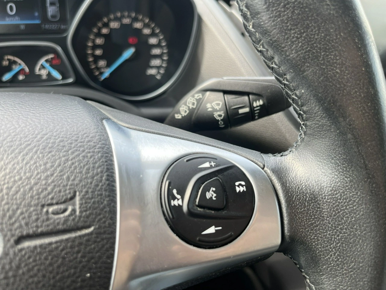 Ford Kuga - Zdjęcie 21