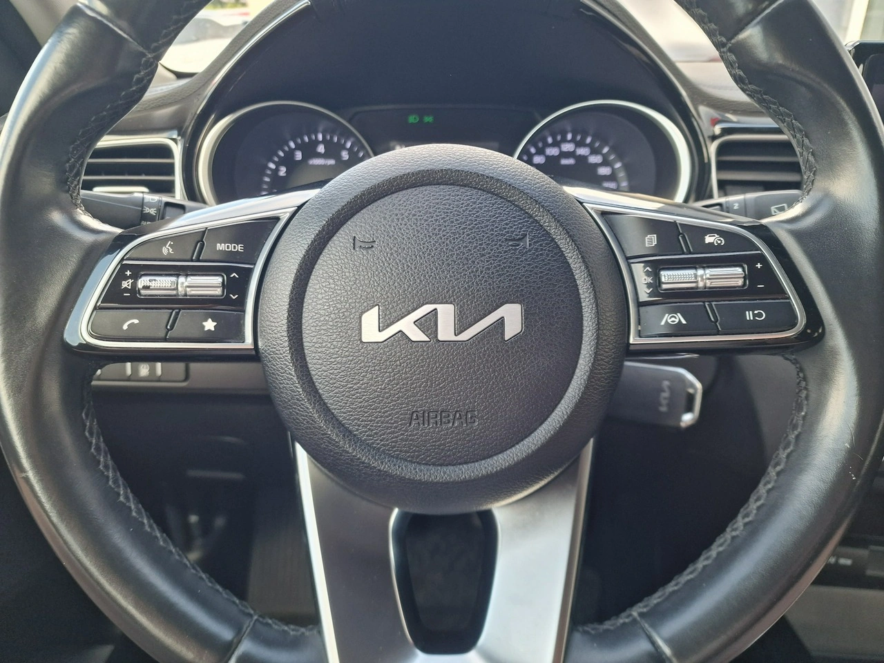 Kia XCeed - Zdjęcie 33
