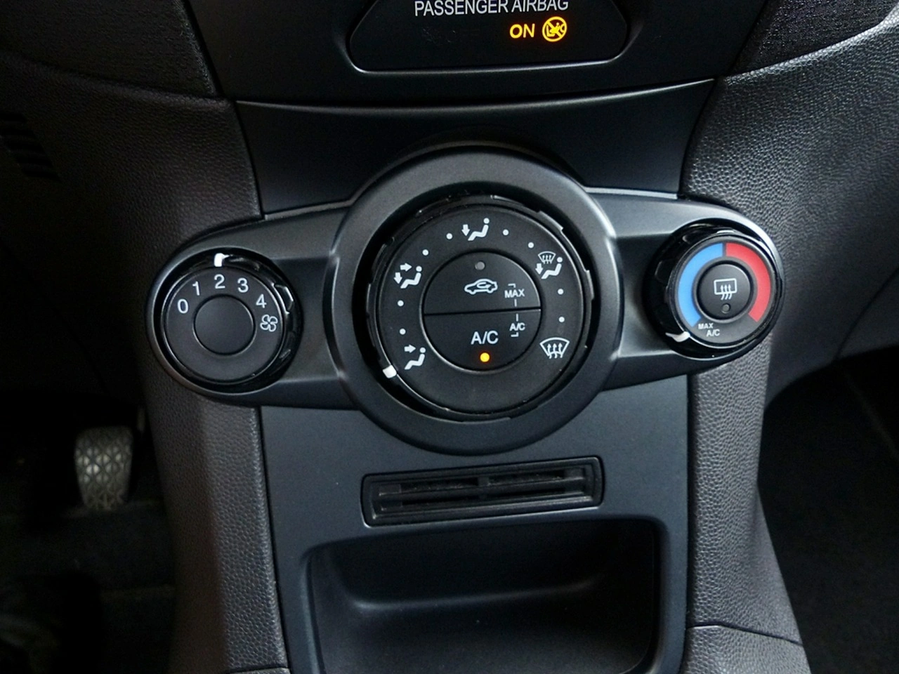 Ford Fiesta - Zdjęcie 32