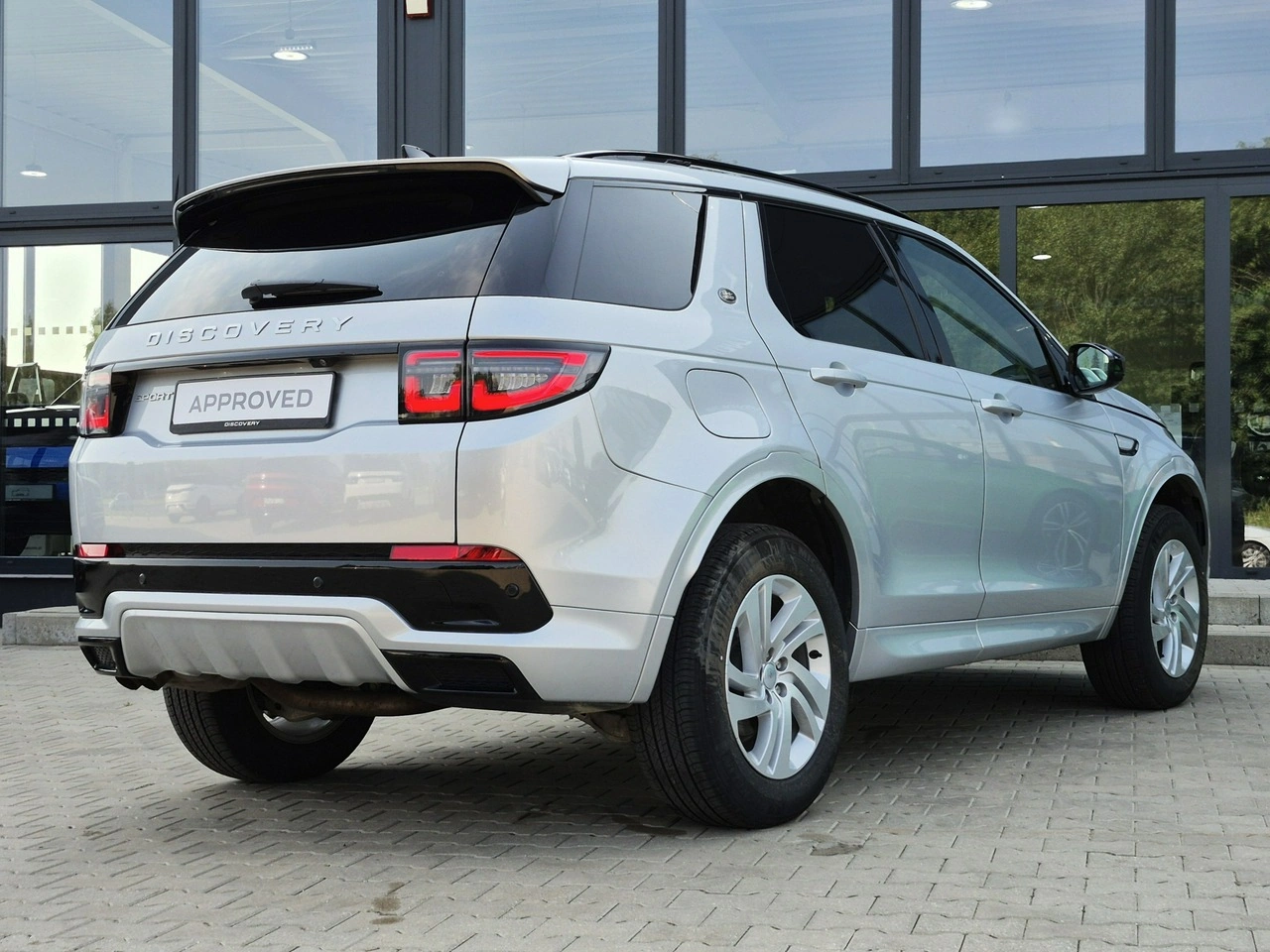 Land Rover Discovery Sport - Zdjęcie 11