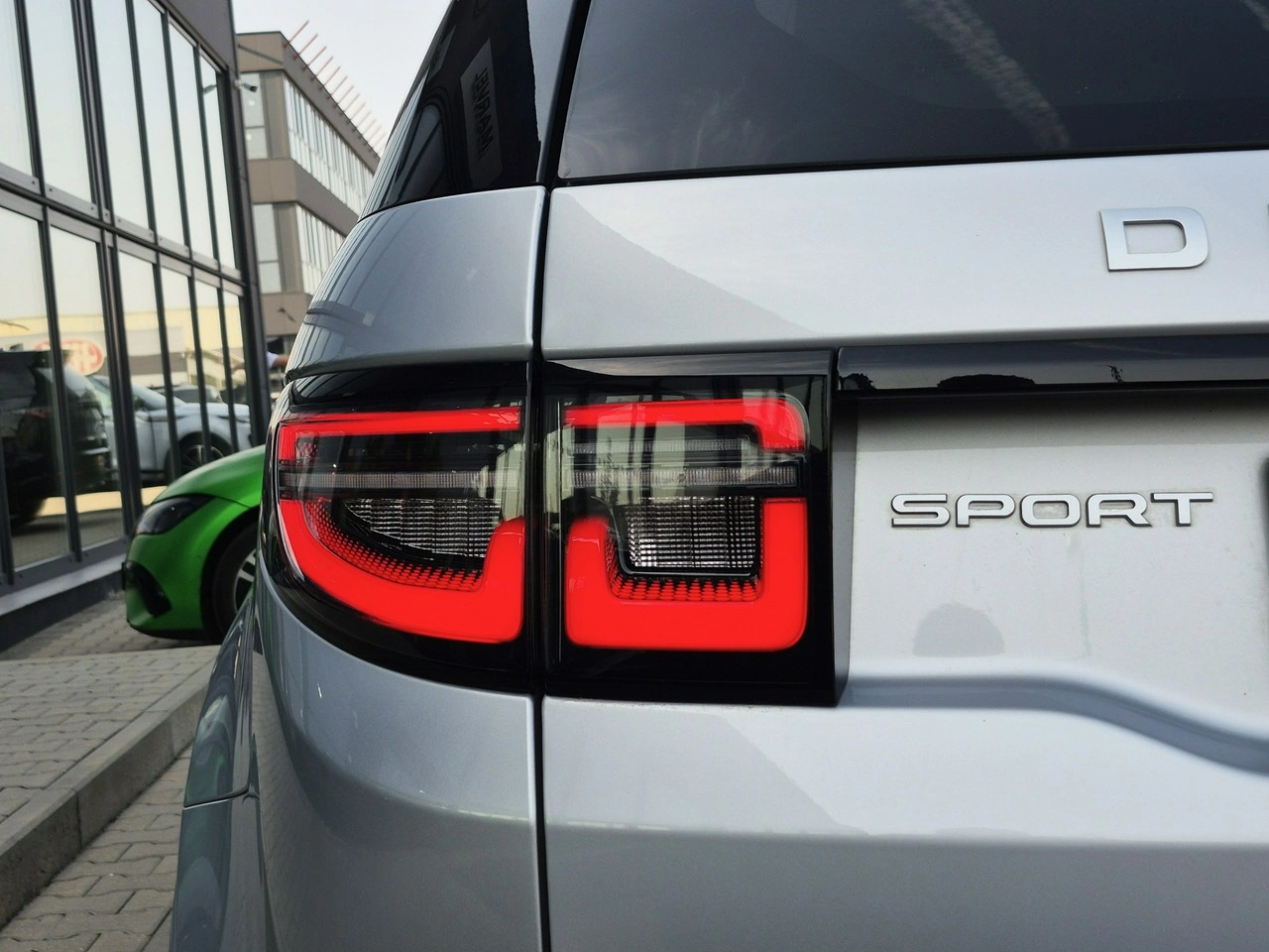 Land Rover Discovery Sport - Zdjęcie 13