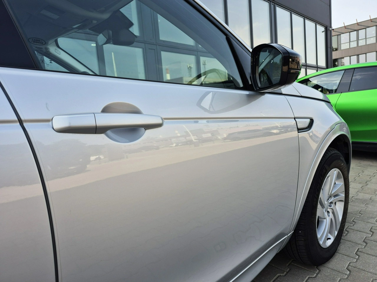 Land Rover Discovery Sport - Zdjęcie 16