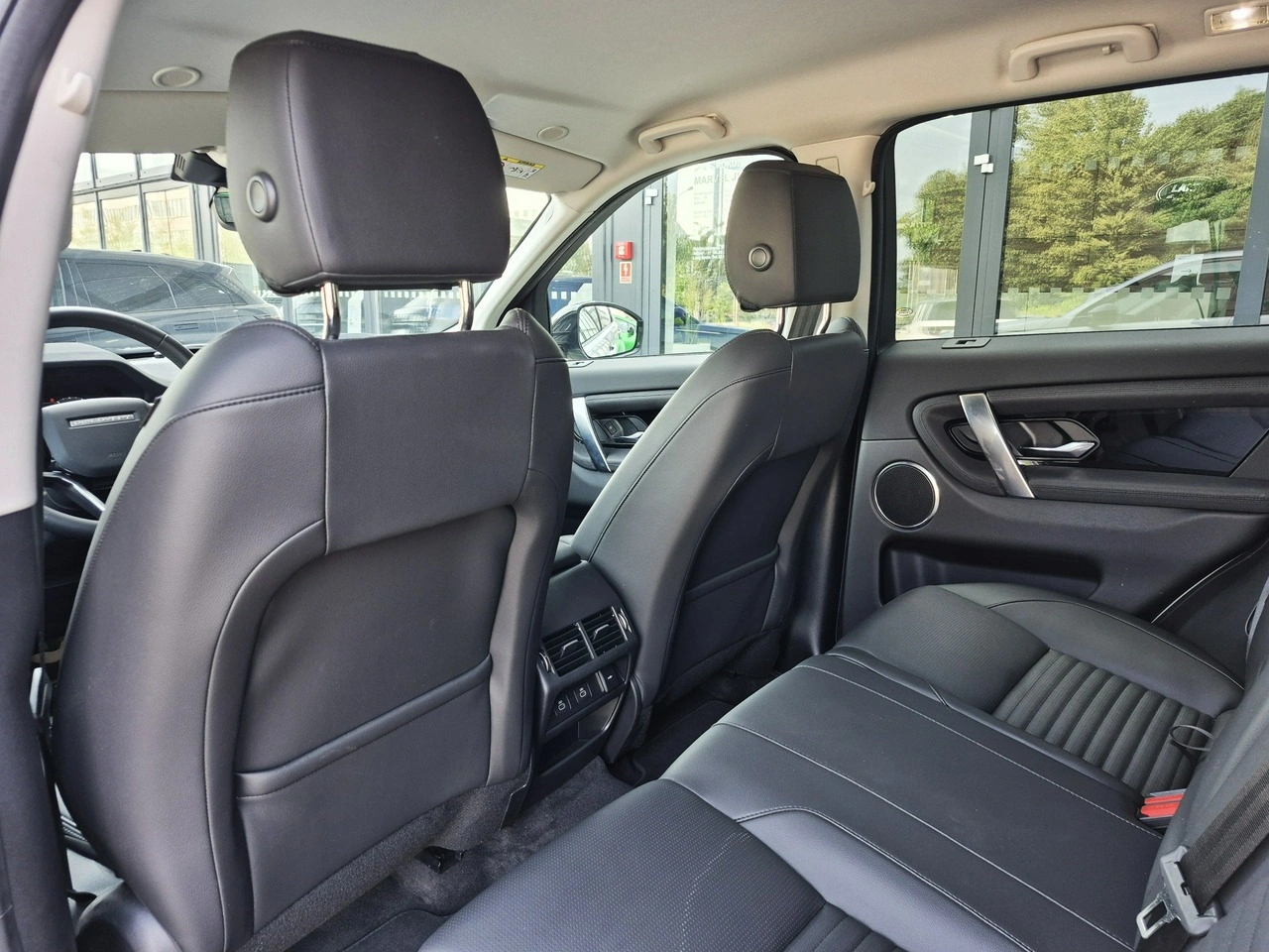 Land Rover Discovery Sport - Zdjęcie 23