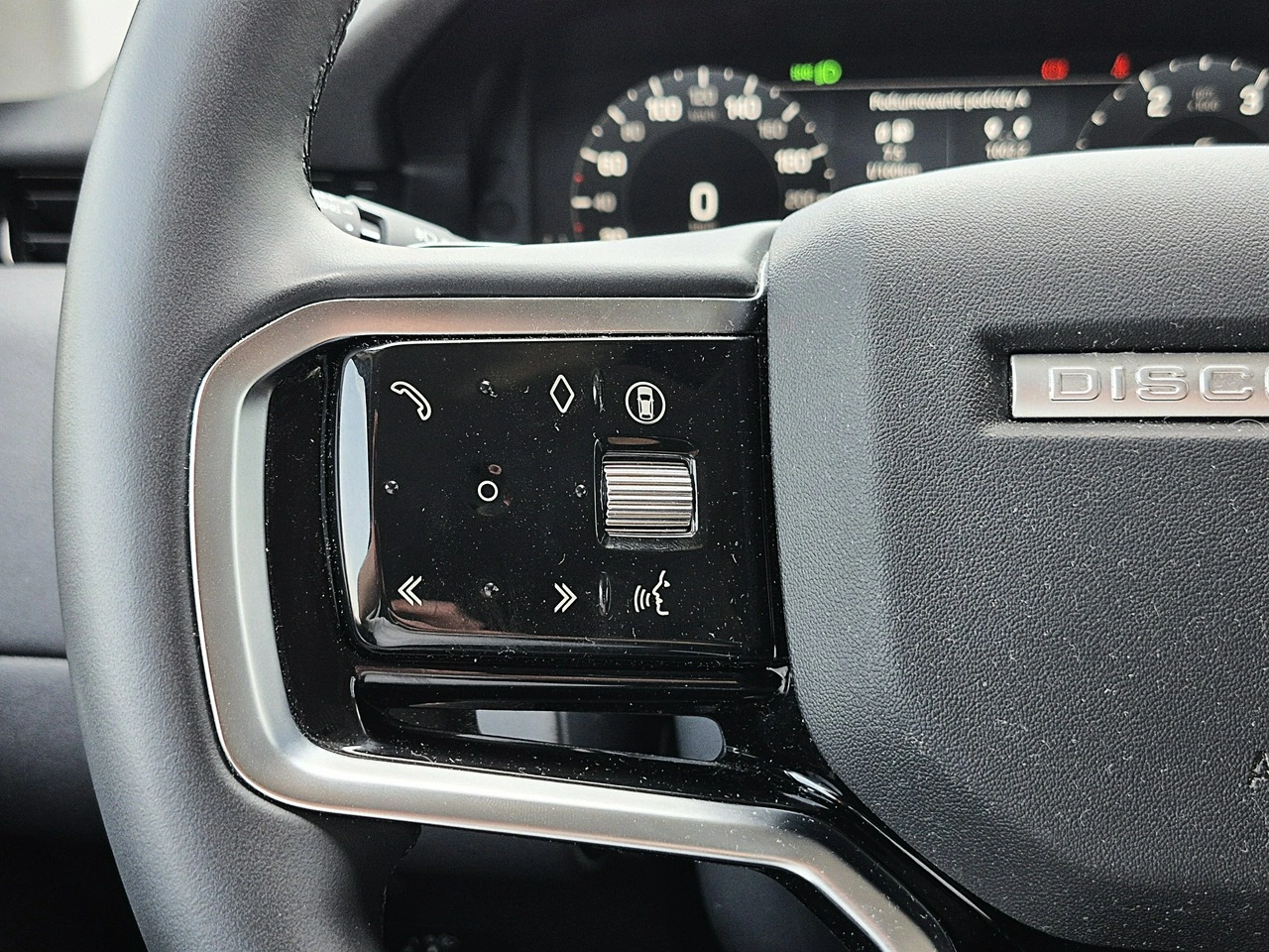 Land Rover Discovery Sport - Zdjęcie 29