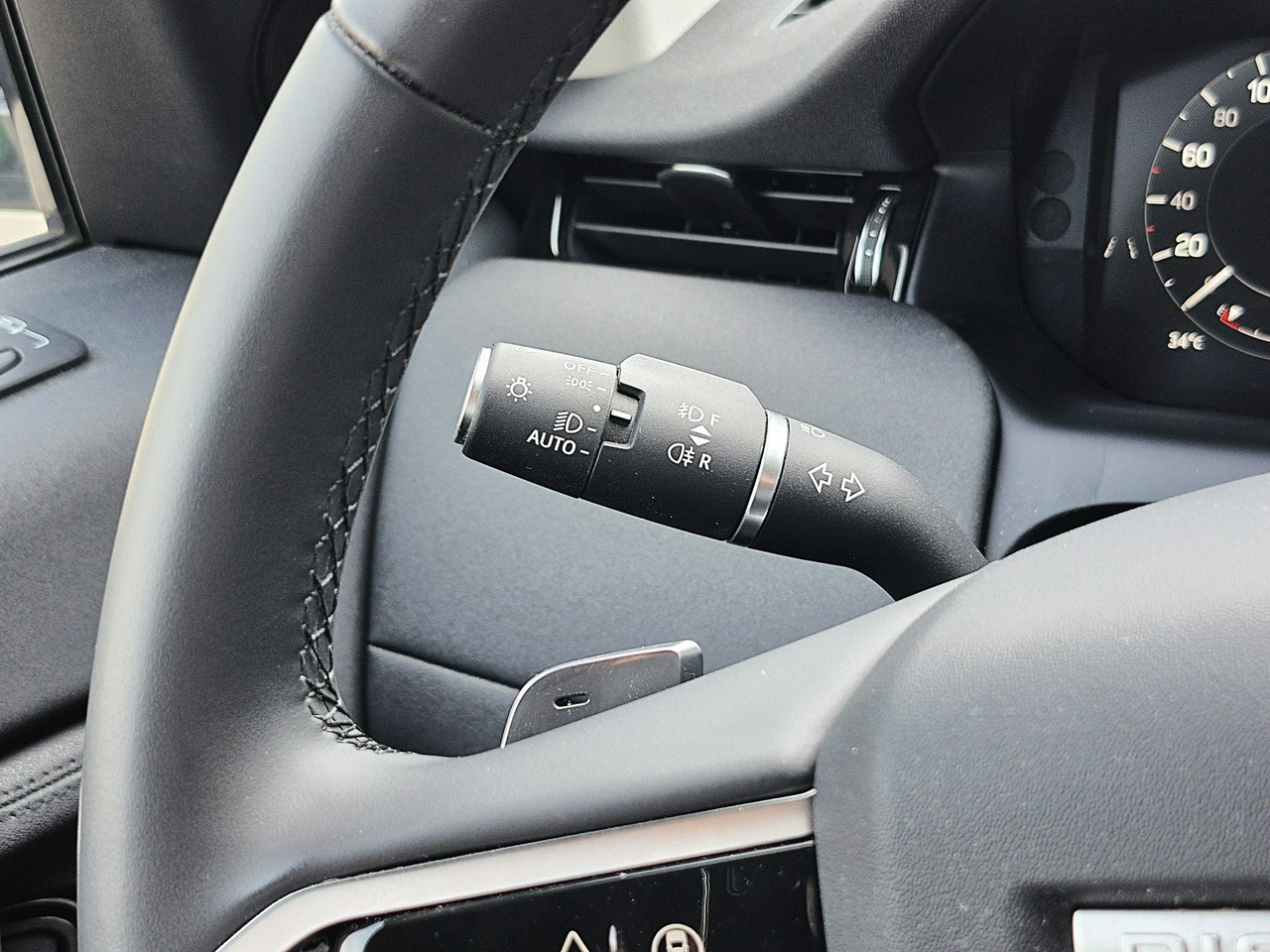 Land Rover Discovery Sport - Zdjęcie 31