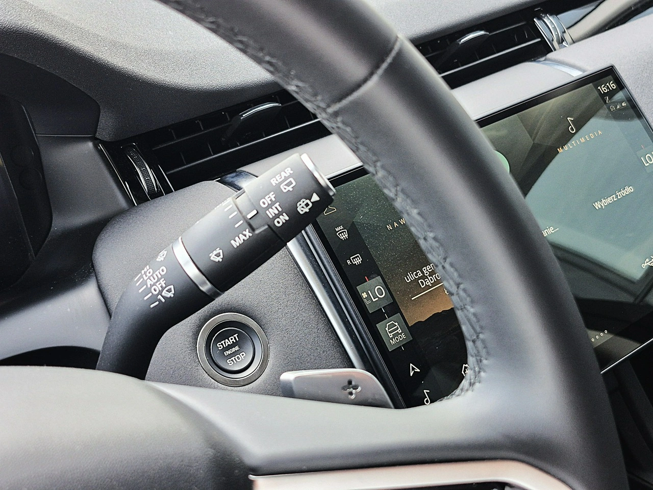 Land Rover Discovery Sport - Zdjęcie 32