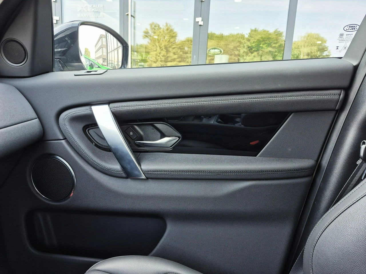 Land Rover Discovery Sport - Zdjęcie 37
