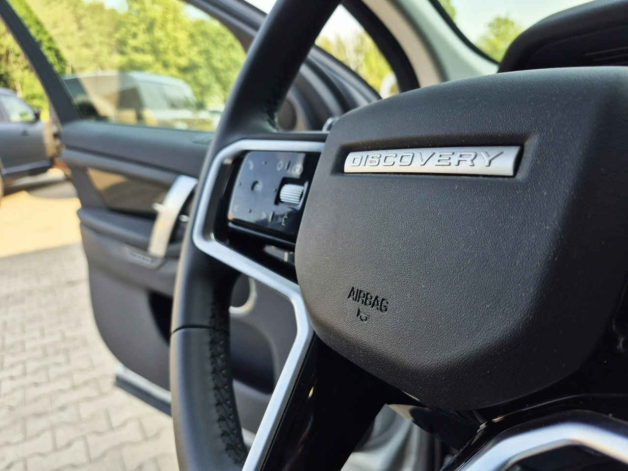 Land Rover Discovery Sport - Zdjęcie 38