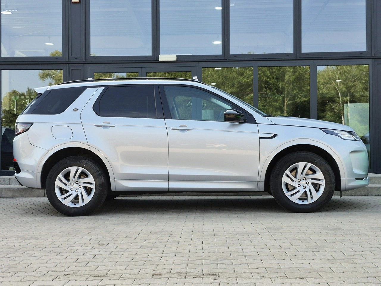 Land Rover Discovery Sport - Zdjęcie 4