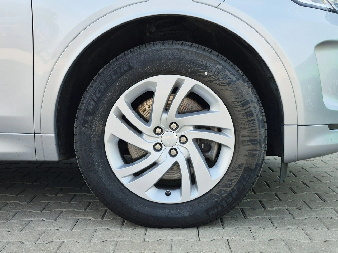 Land Rover Discovery Sport - Zdjęcie 8