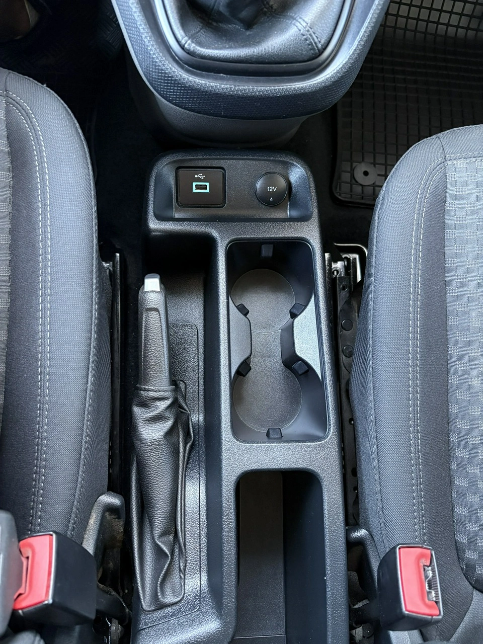 Ford Transit Connect - Zdjęcie 22