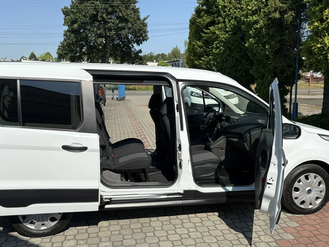 Ford Transit Connect - Zdjęcie 25