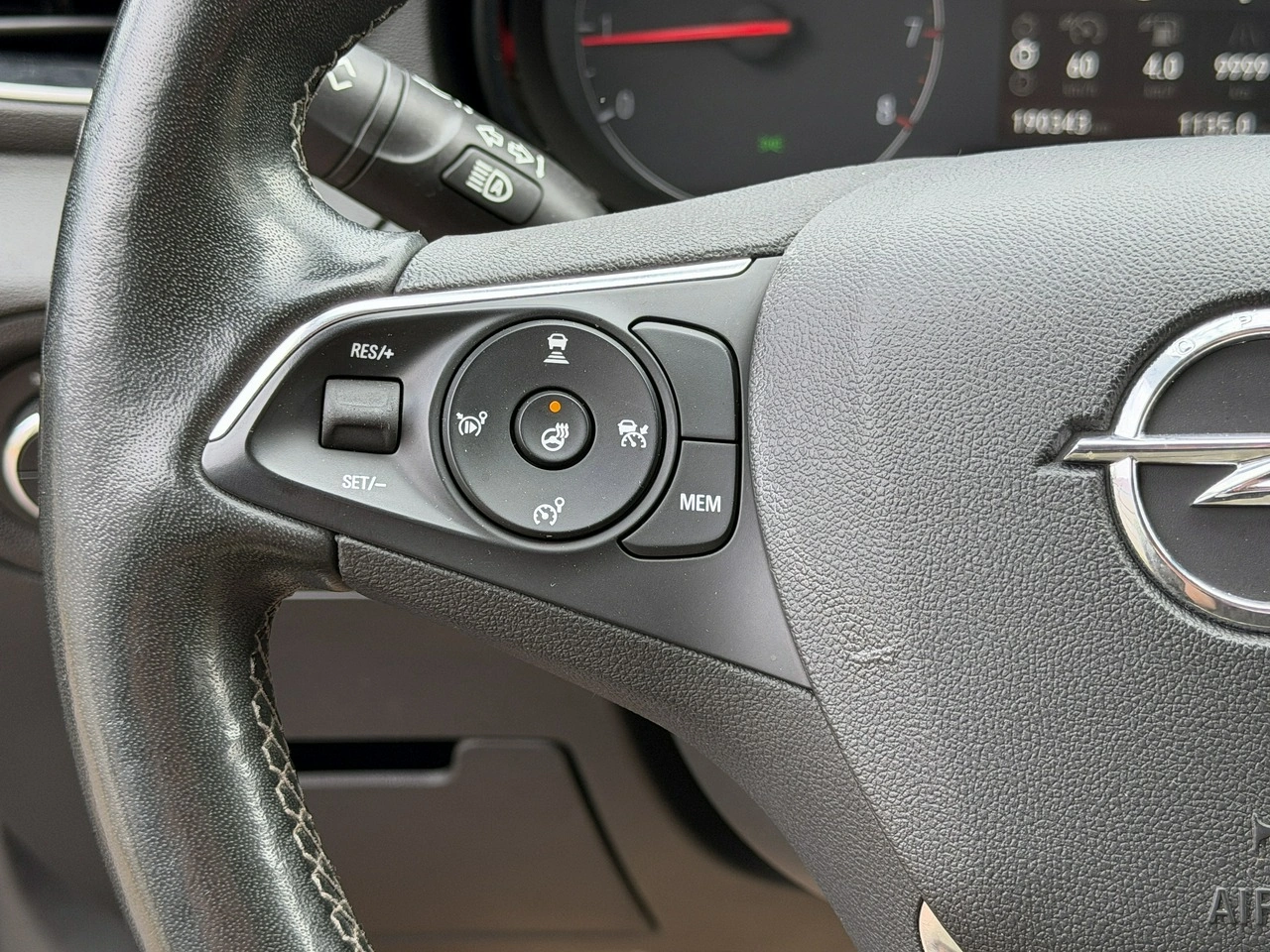 Opel Grandland X - Zdjęcie 16