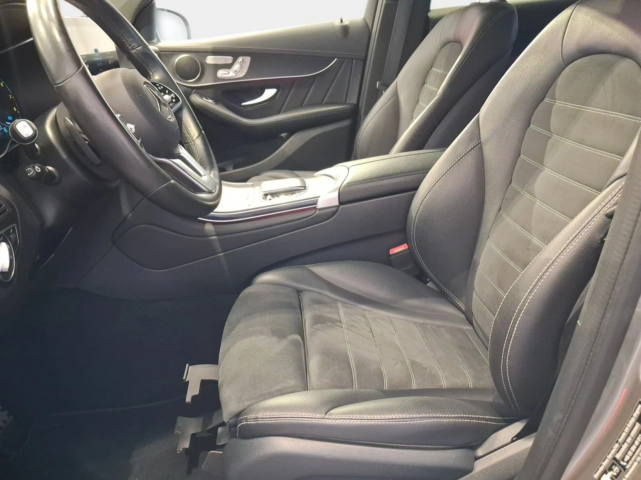 Mercedes GLC 200 - Zdjęcie 14