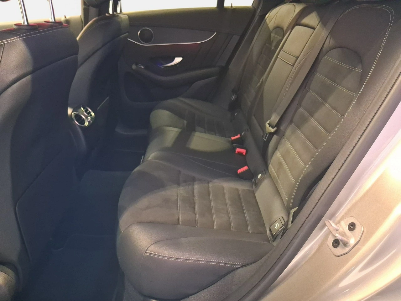 Mercedes GLC 200 - Zdjęcie 15