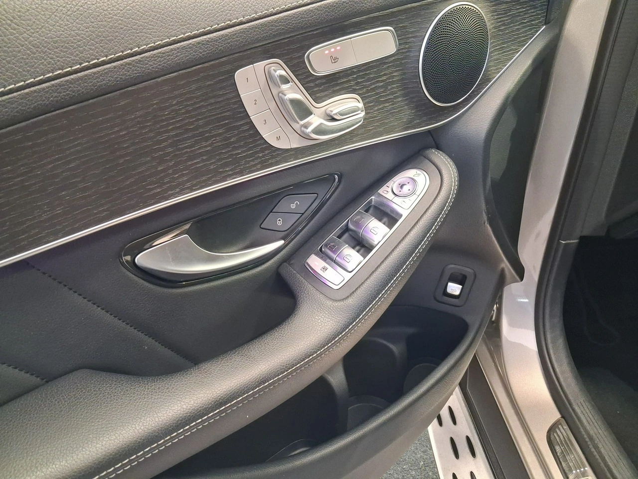 Mercedes GLC 200 - Zdjęcie 23
