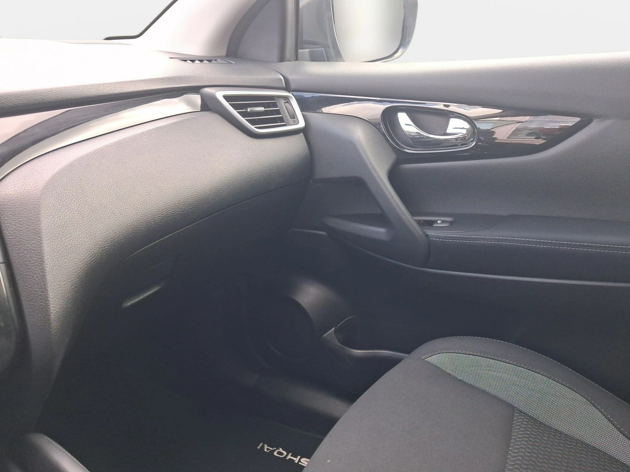 Nissan Qashqai - Zdjęcie 27