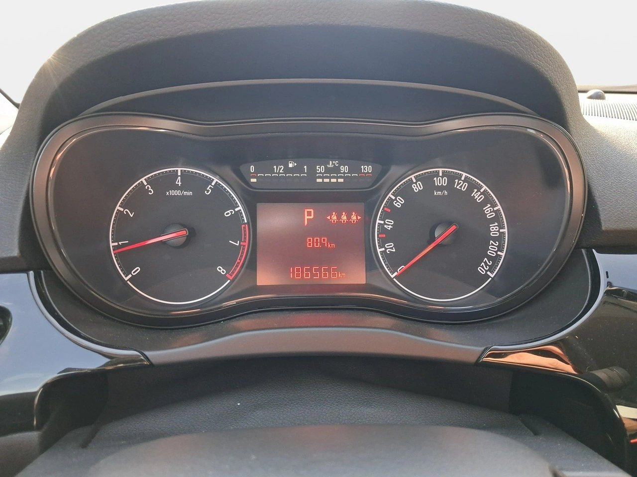 Opel Corsa - Zdjęcie 10