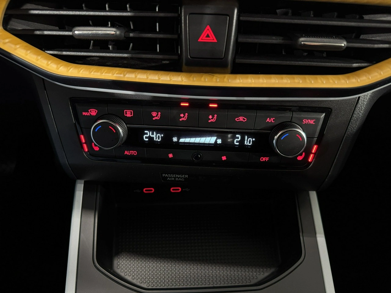 Seat Arona - Zdjęcie 15