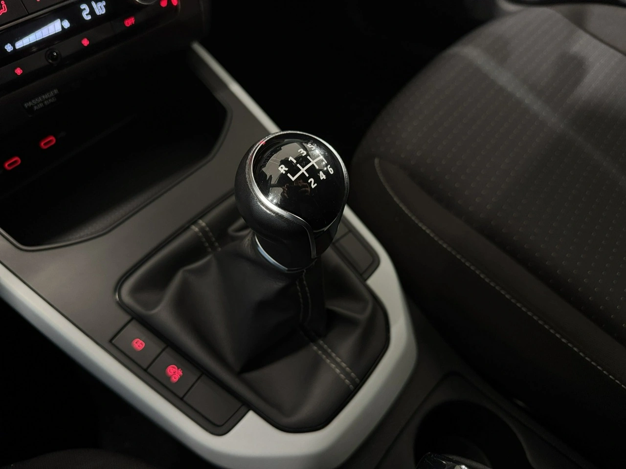 Seat Arona - Zdjęcie 16