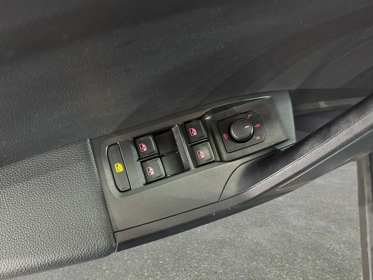 Seat Arona - Zdjęcie 21