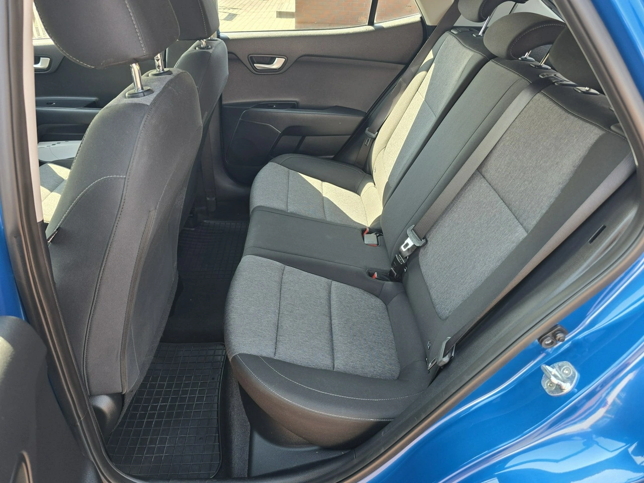 Kia Stonic - Zdjęcie 12