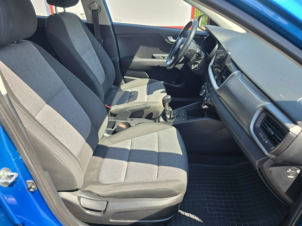 Kia Stonic - Zdjęcie 14