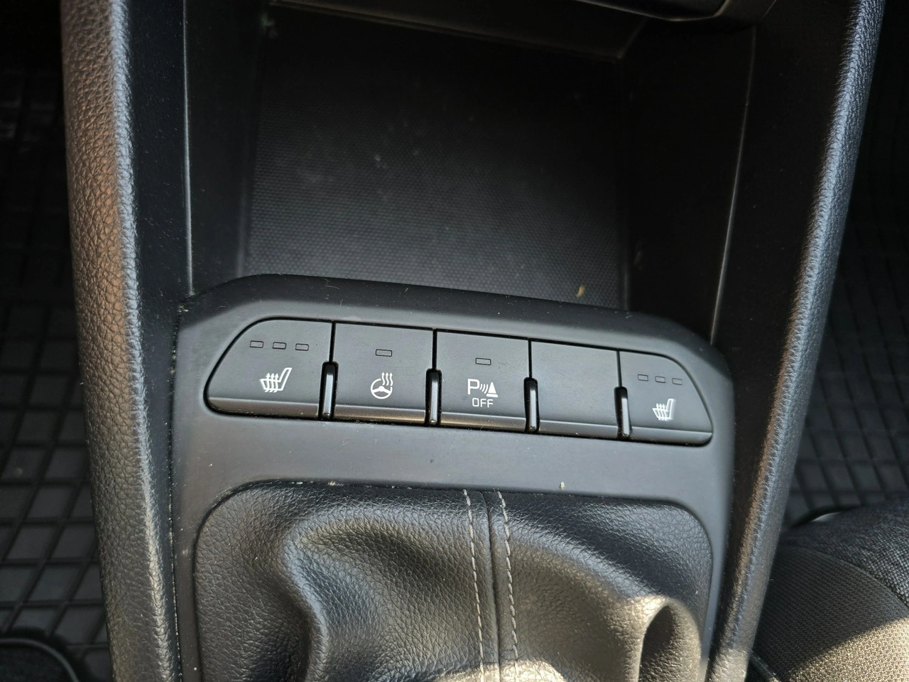 Kia Stonic - Zdjęcie 16