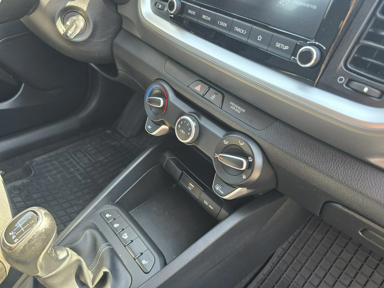 Kia Stonic - Zdjęcie 22