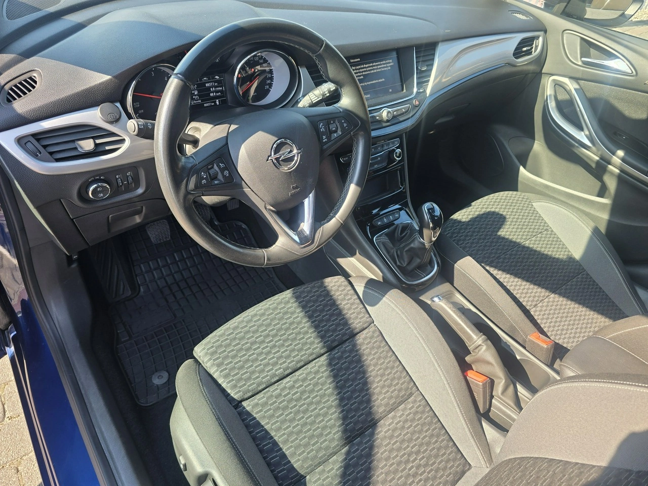 Opel Astra - Zdjęcie 8