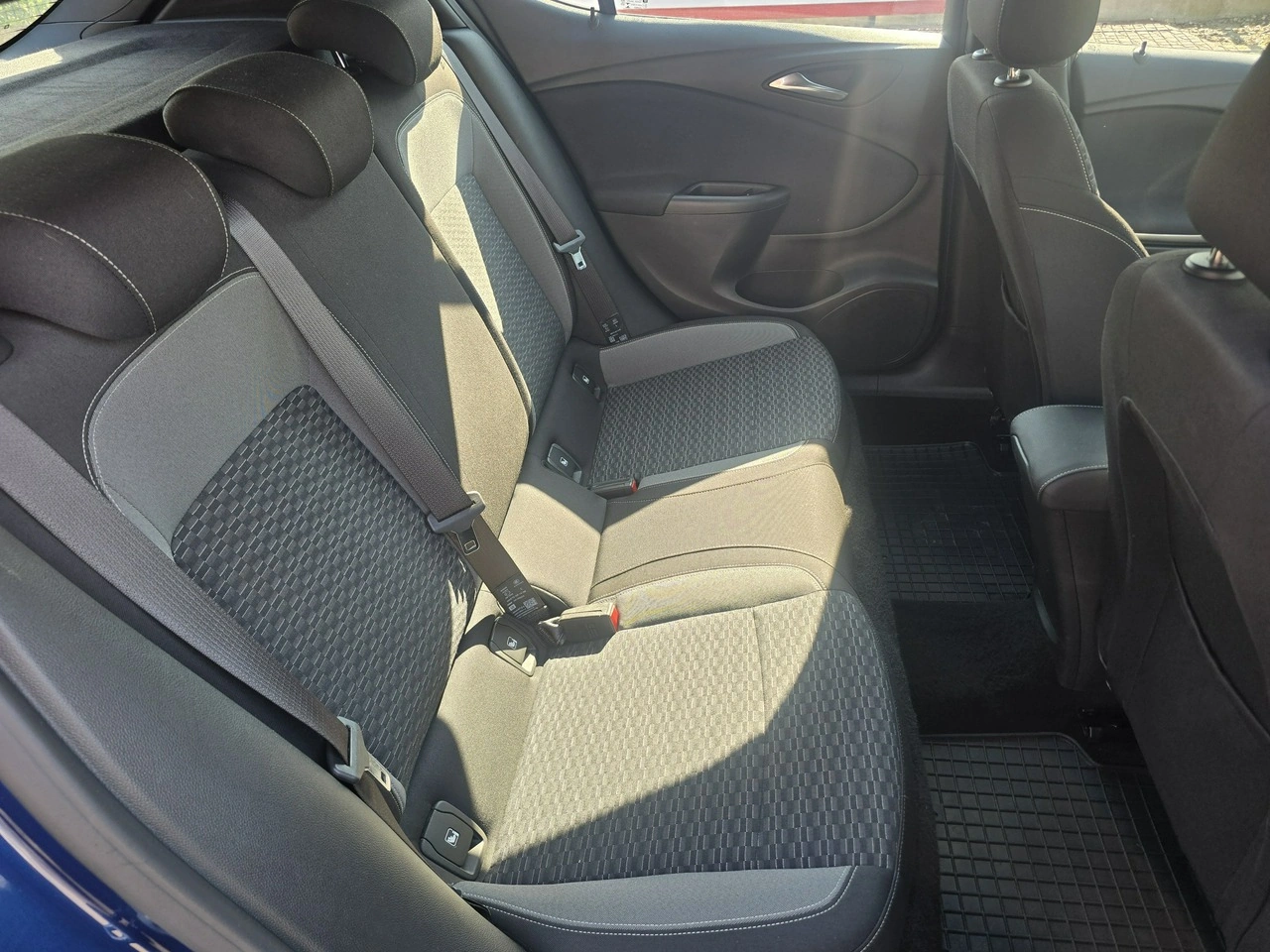 Opel Astra - Zdjęcie 11