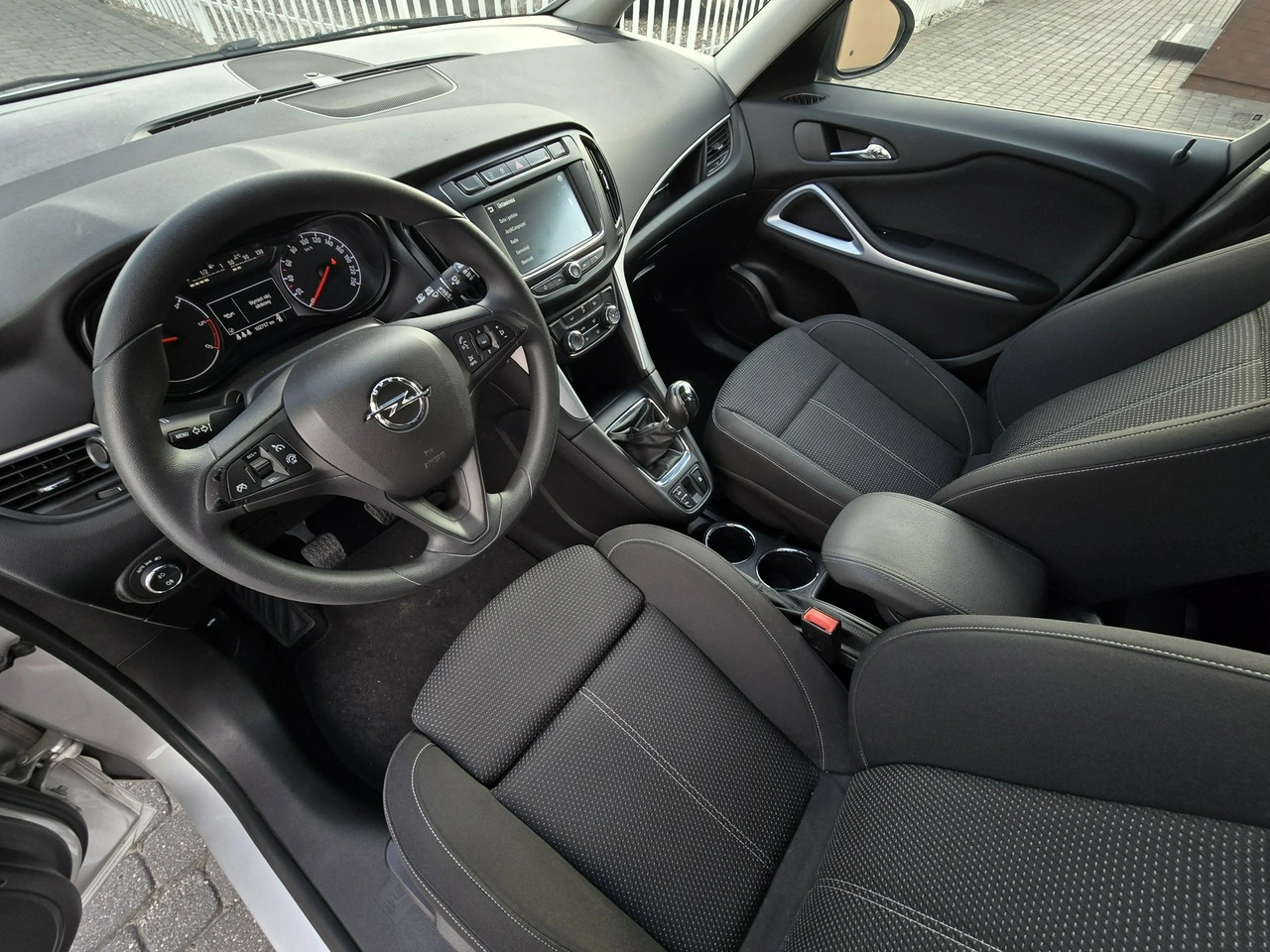 Opel Zafira - Zdjęcie 9